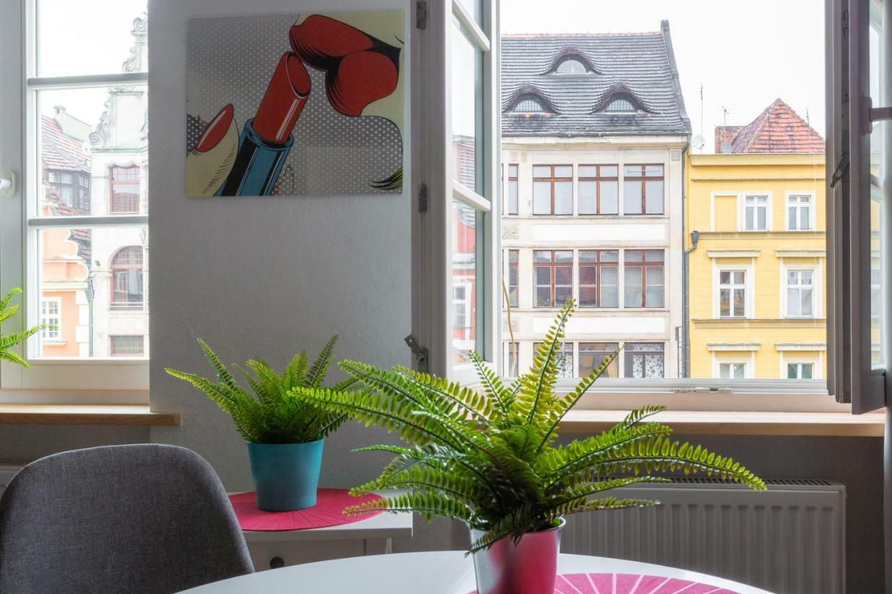 Lipstick House Rynek Apartment Wroclaw Exterior photo