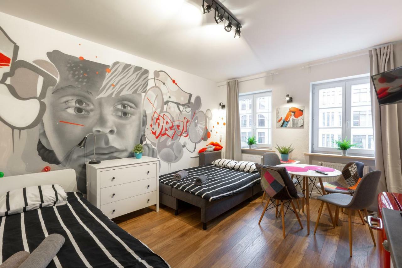 Lipstick House Rynek Apartment Wroclaw Exterior photo